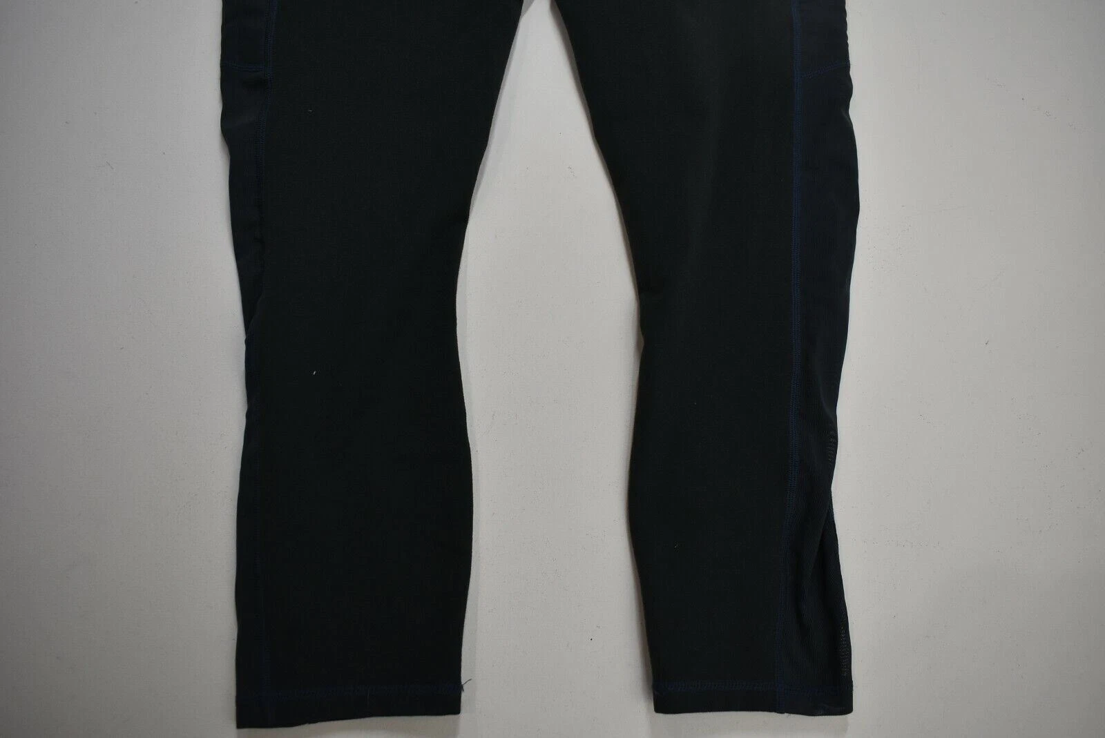 fabletics powerhold elastic waist stretch fit pull on yoga capri leggings