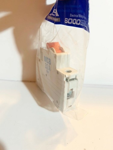 Interruptor de circuito en miniatura DETA 32 AMP - Imagen 5 de 6