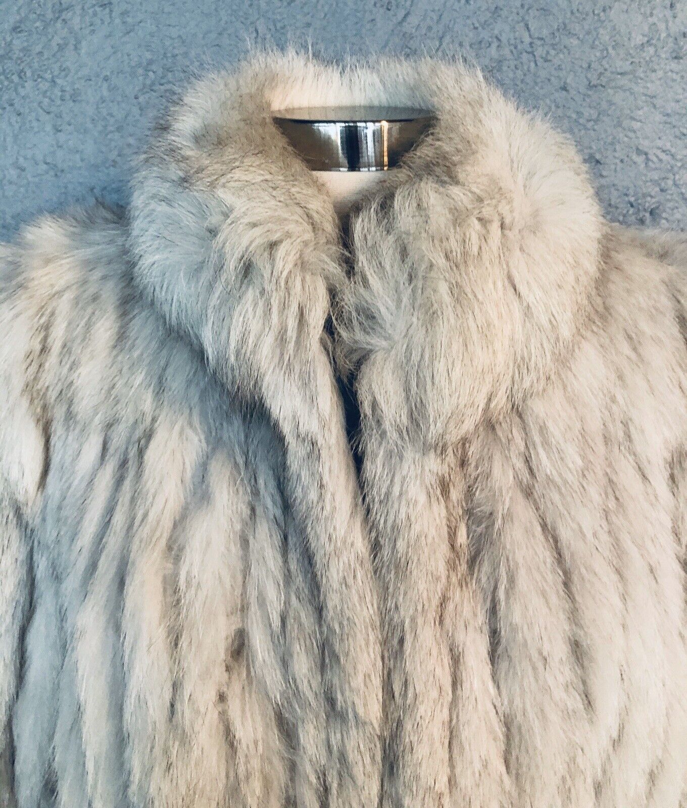 VINTAGE 80'S NATURAL SILVER BLUE FOX CHUBBY FUR J… - image 2