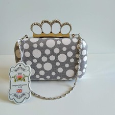 Clutch Da Sera Con Anelli Dorati E Strass
