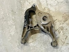Mercedes-Benz R W251 2006 Hinten rechts Querlenker Achsschenkel hinten JUL15260 Mercedes-Benz R W251 2006 Hinten rechts Querlenker Achsschenkel hinten JUL15260