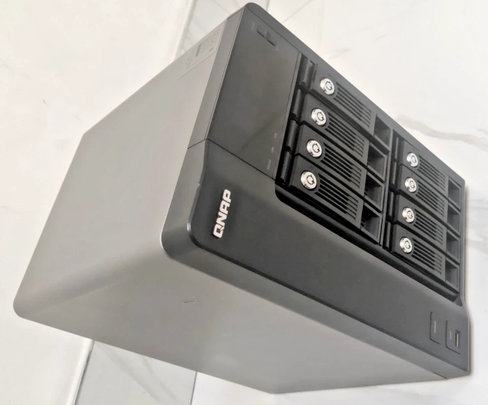QNAP TS-809 Pro Turbo NAS Server 8-Bay  No HDD (6TB x 8 48TB Supports) - Image 4 of 4