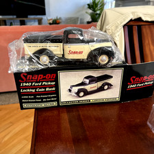 Snap-On 1940 Ford Pickup Locking coin bank 1/25 scale limited edition