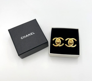 Autentici orecchini Chanel Turn lock Coco GP 96A incisi con scatola BA080025