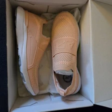 NIB APL  Techloom Bliss Womens Size 8.5 Slip On Running Shoes  Blush/Osiana Rose