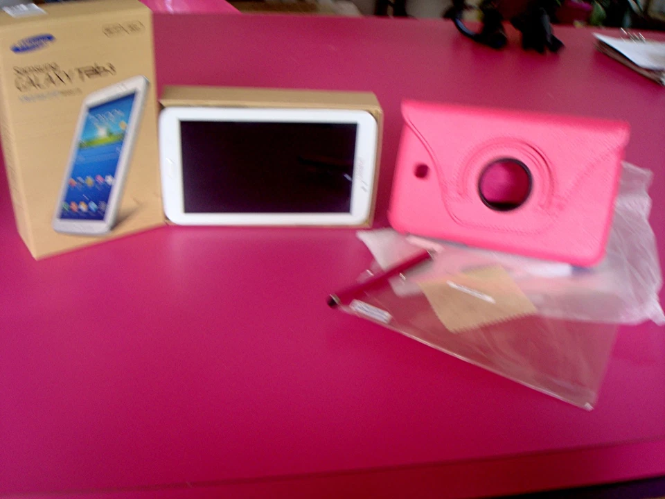 Tablet PC Samsung Galaxy Tab 3 SM-T210 8 Go, Wi-Fi blanche neuve + housse rose  - Photo 2/2