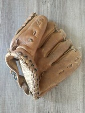 Vintage Wales Professional Model Baseball Glove 8314