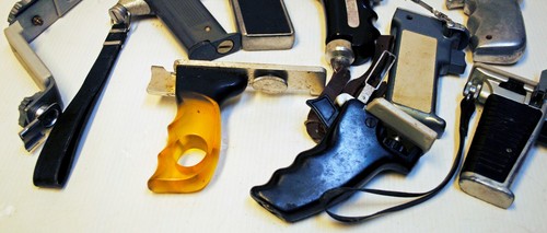 Lot de 11 POIGNEES pour caméras diverses de collection + divers-8 / 9,5 et 16mm - Picture 3 of 3