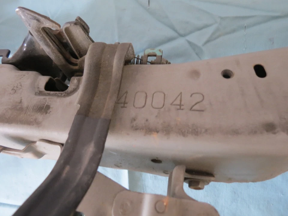 08-15 Scion xB 10-17 Toyota Prius "V" V LAÇO CENTRAL SUPERIOR Core BAR Suporte OEM - Imagem 4 de 4