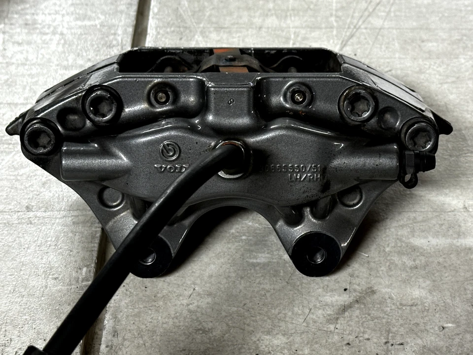 Pinza de freno trasera Volvo Brembo S60R V70R Foto 3 de 4