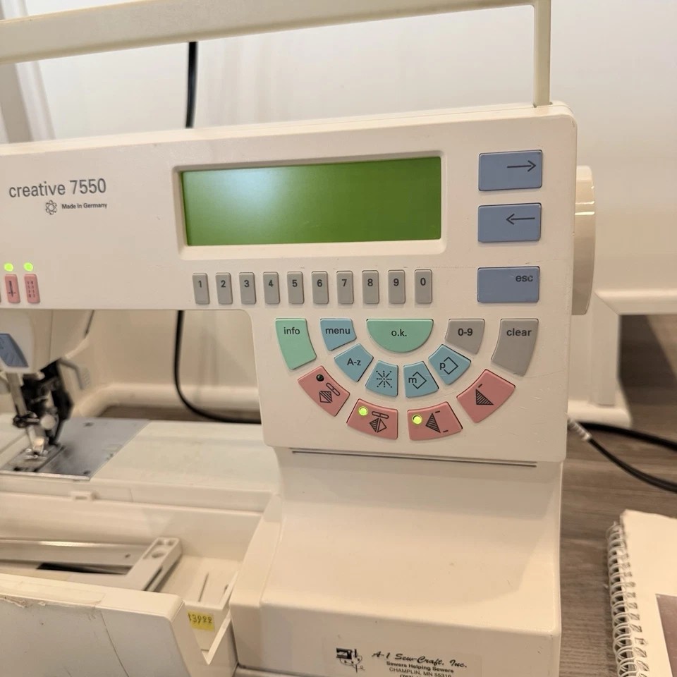 Pfaff Creative 7550 Sewing and Embroidery Machine w/ Accessories Power Tested - Image 2 of 4