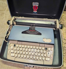 Vintage Corona Typewriter in Case thumbnail