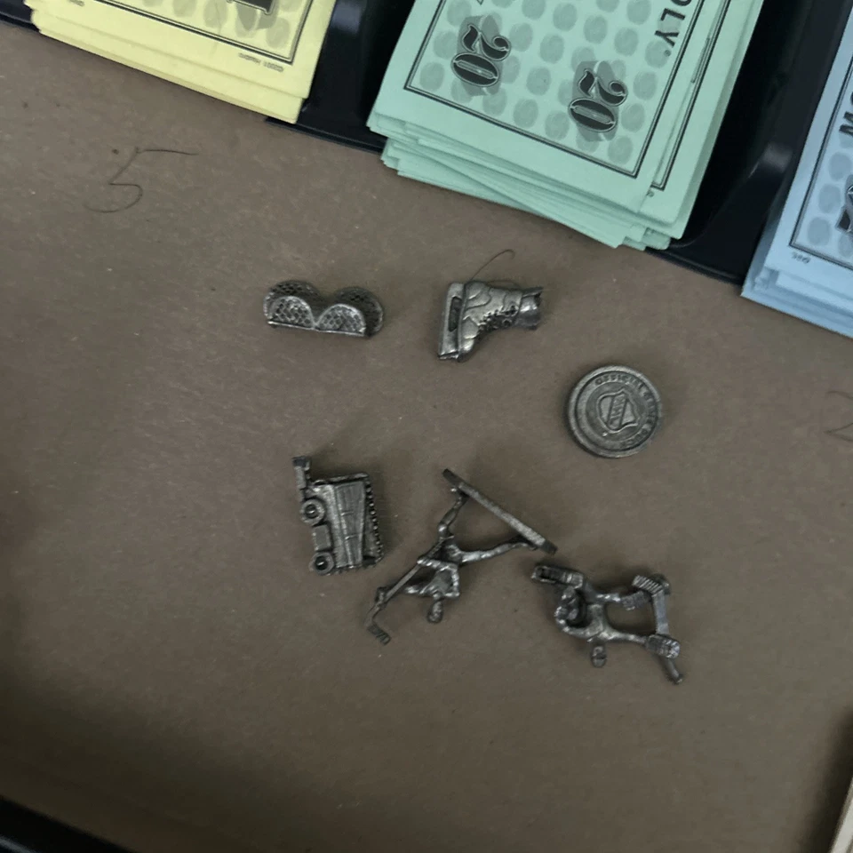 Monopoly NHL Original Six Collector's Edition 2001 Hasbro Complete - Image 3 of 4