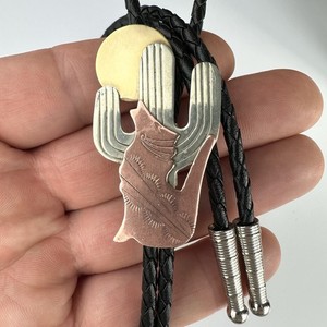 Stunning Vintage Copper Brass And Silver Tone Saguaro Cactus Coyote Bolo Tie