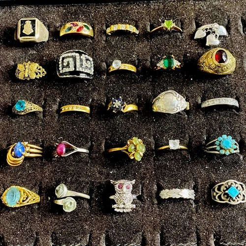 VTG Lot 25 Costume Jewelry Rings Gold Silver Tone Gems 2-925 2-Sarah COV  1-Avon