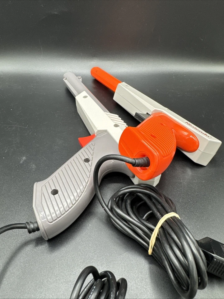 Nintendo NES Zapper Guns Orange and Grey LOT OF 2 - Image 4 of 4