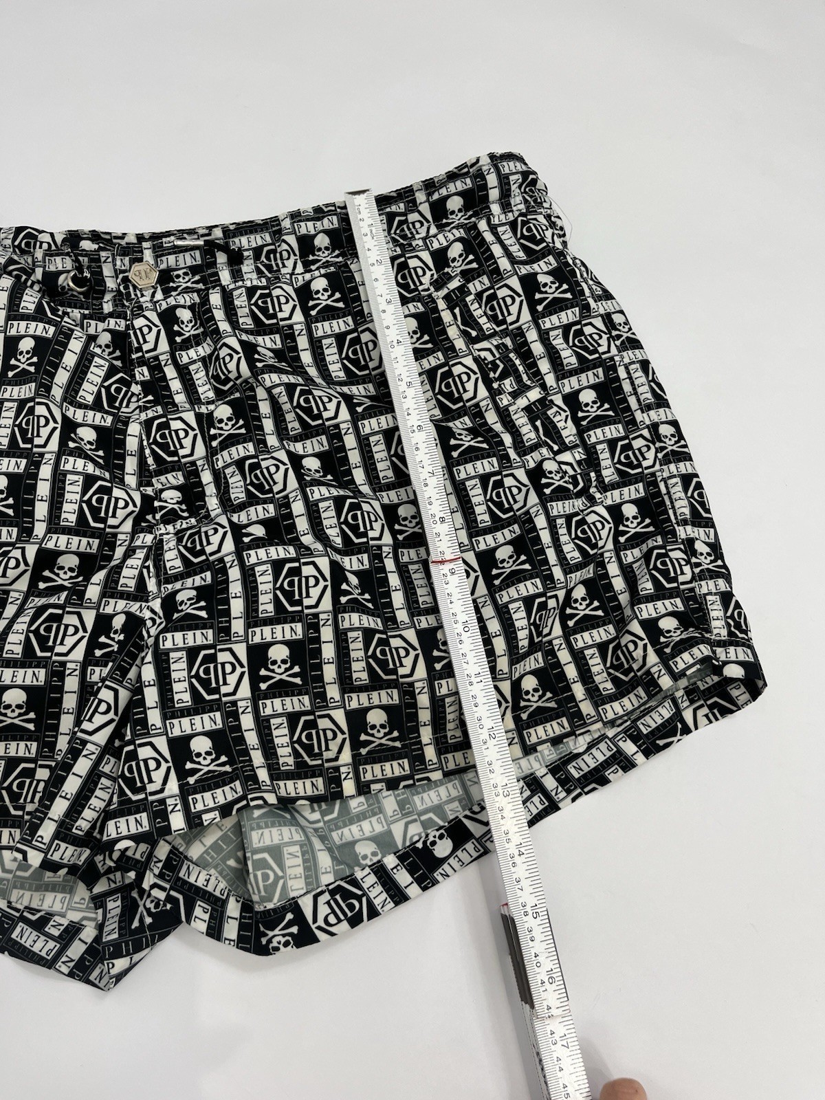 Men’s Authentic Philipp Plein Skull Pattern Size XL Swim Shorts Black Designer image 3