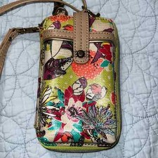 Sakroots crossbody wristlet removable adjustable straps zip around close pockets