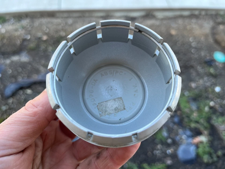 MAZDA B-2300 B-2500 B-3000 B-4000 OEM TAPA CENTRAL RUEDA F57A-1A096-DA 1998-2003 Foto 4 de 4