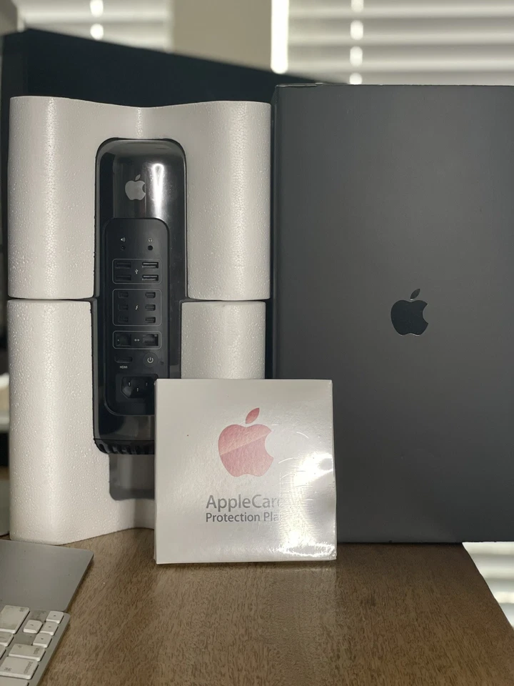 Apple Mac Pro , 3.5Hz 6 Core, 64gb Ram, 256 TB Ssd, - Image 3 of 4