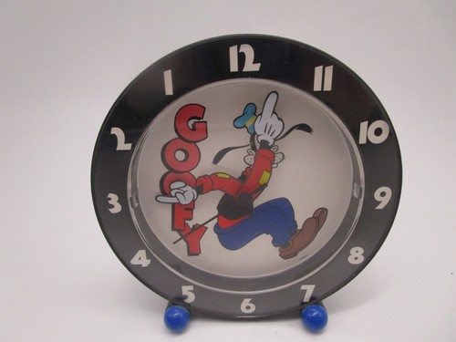 RL. Vintage Disney Goofy Backwards Clock 5.25" Dia. Runs Reverse Works