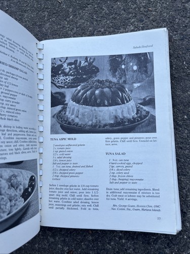 The Officers Wives Cookbook. Recipes Of America's Military Wives. Vintage - Picture 7 of 9