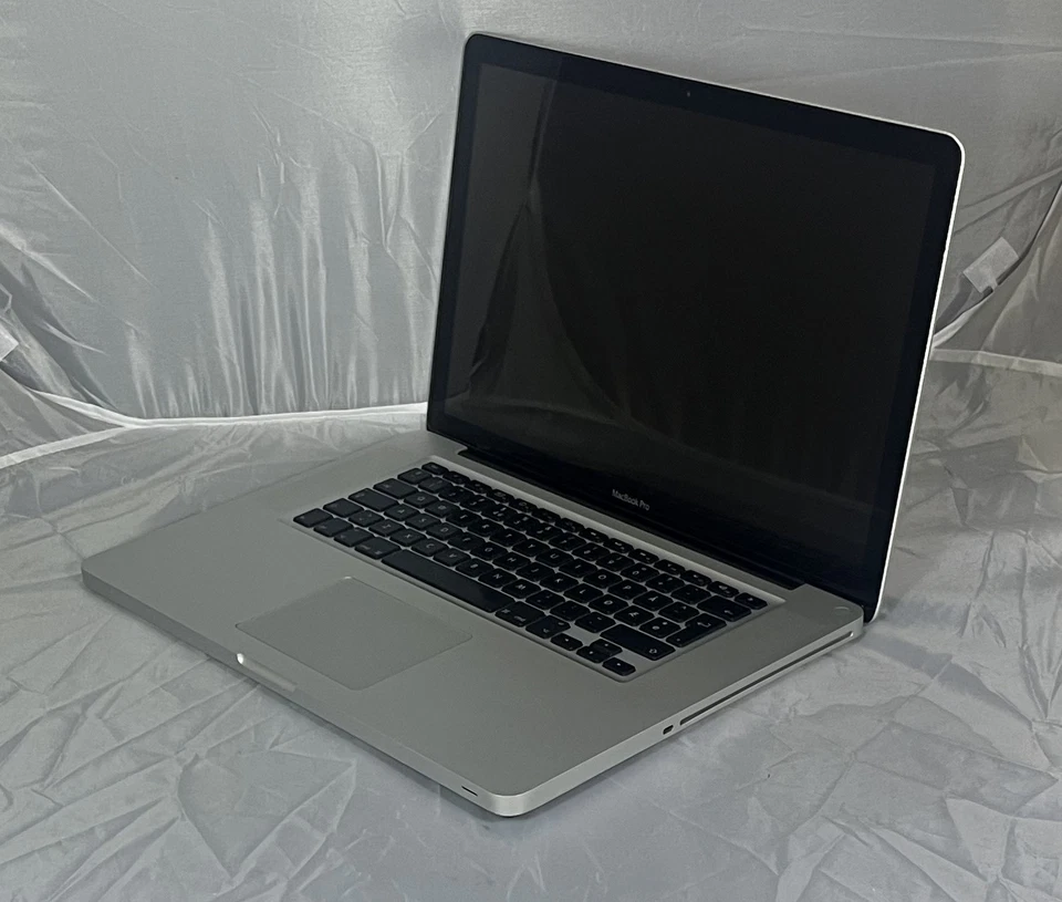 Apple MacBook Pro A1286 Intel Core i5 2.4 GHz 15.4 Zoll 320GB HDD 4GB RAM 2010 - Bild 2 von 4