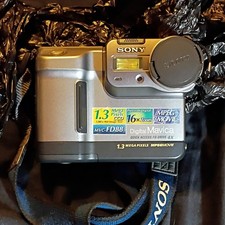 Sony Mavica MVC-FD88 1.3MP Silver Compact Camera, 16x Zoom, 2.5", USB