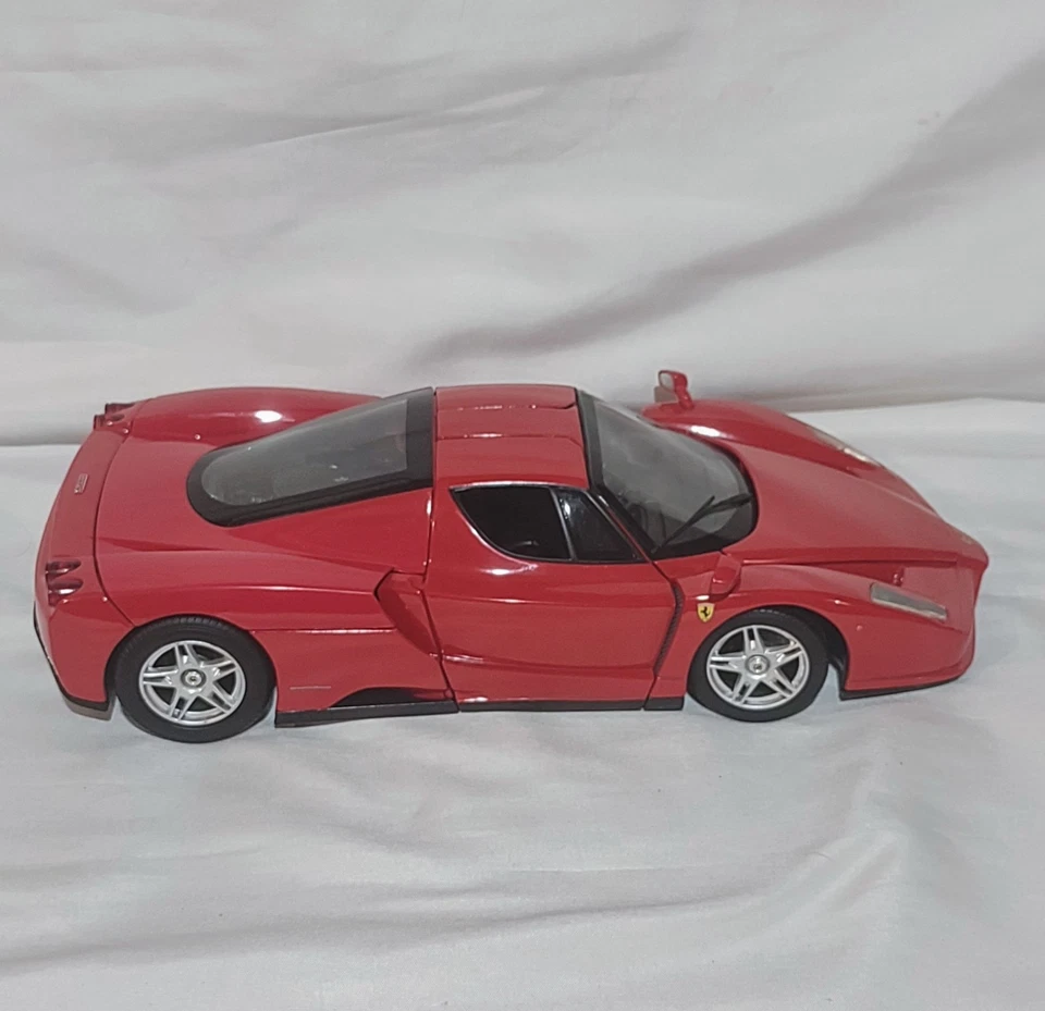 Vintage 2002 Hot Wheels ENZO FERRARI 1:18 Diecast 10" Rosso Corsa Model Car - Image 2 of 4
