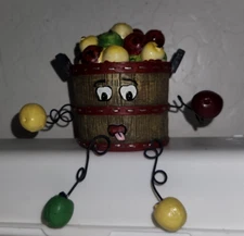 2006 WMG Anthropomorphic  Fruit Shelf Sitter Apple Bushel Basket Kitchen decor
