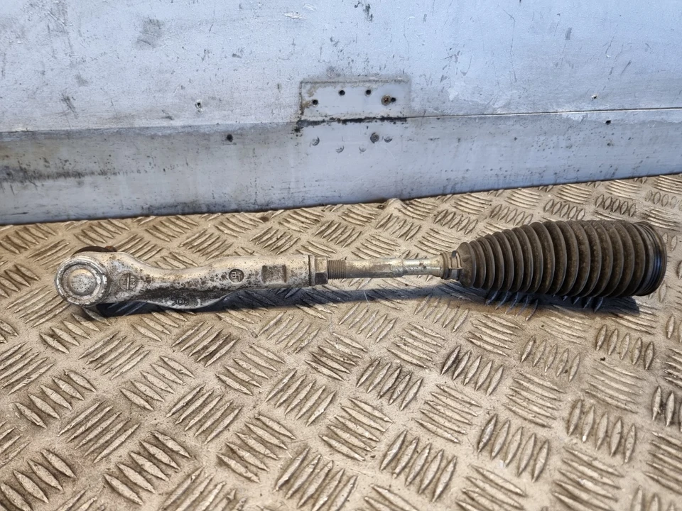 TOYOTA YARIS TIE ROD EXTREMO DELANTERO DERECHO 1.5L HÍBRIDO HATCHBACK 2021 Foto 3 de 4