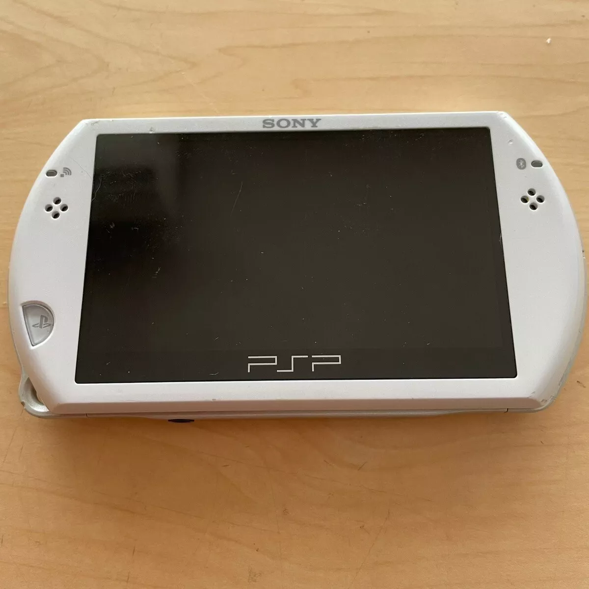 PSP Go Pearl White PSP N1000 PW Console only PlayStation Portable Go used
