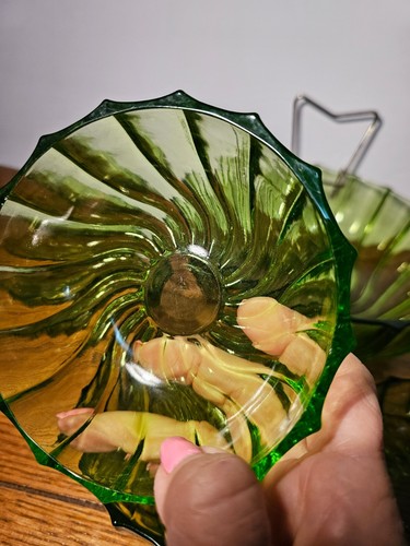 VINTAGE 1960'S FEDERAL GLASS RHYTHM GREEN SALAD/CHIP AND DIP SET - Picture 9 of 14