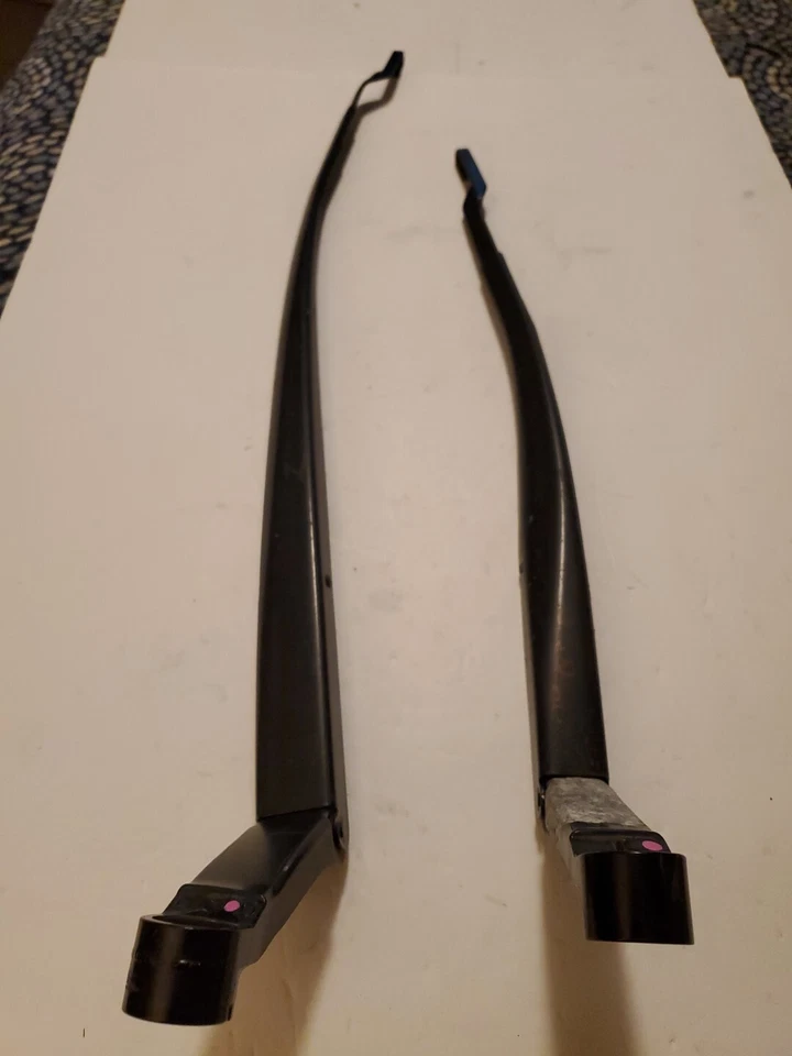 Brazos limpiaparabrisas izquierdo y derecho Scion XD 2008 2014 OEM 1 tiene pintura extraída Foto 4 de 4