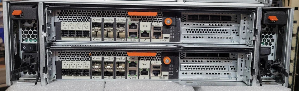 NetApp AFF A300 All Flash Filer w/ 2x Controllers 111-02493,2x PSU,Rails - Image 2 of 4