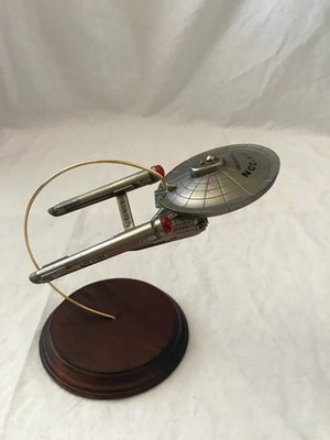 Star Trek 30 year  1996 Die Cast metal Keepsake Ornament. Enterprise NCC-1701