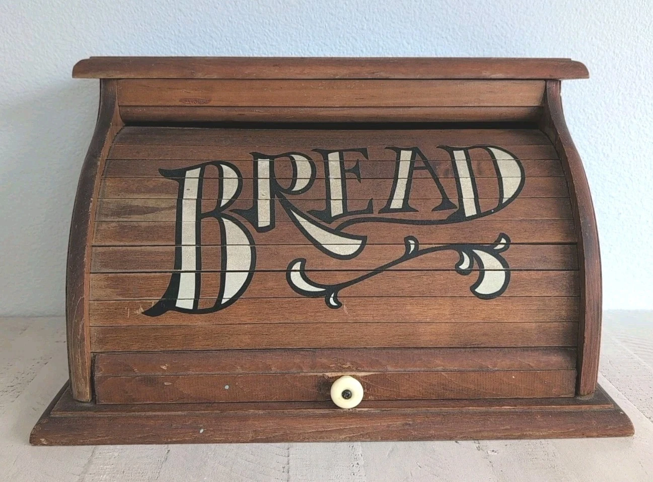 Vintage MCM Roll Top Bread Box Top Storage Primitive Rustic Farmhouse Dark Wood
Opens in a new windo