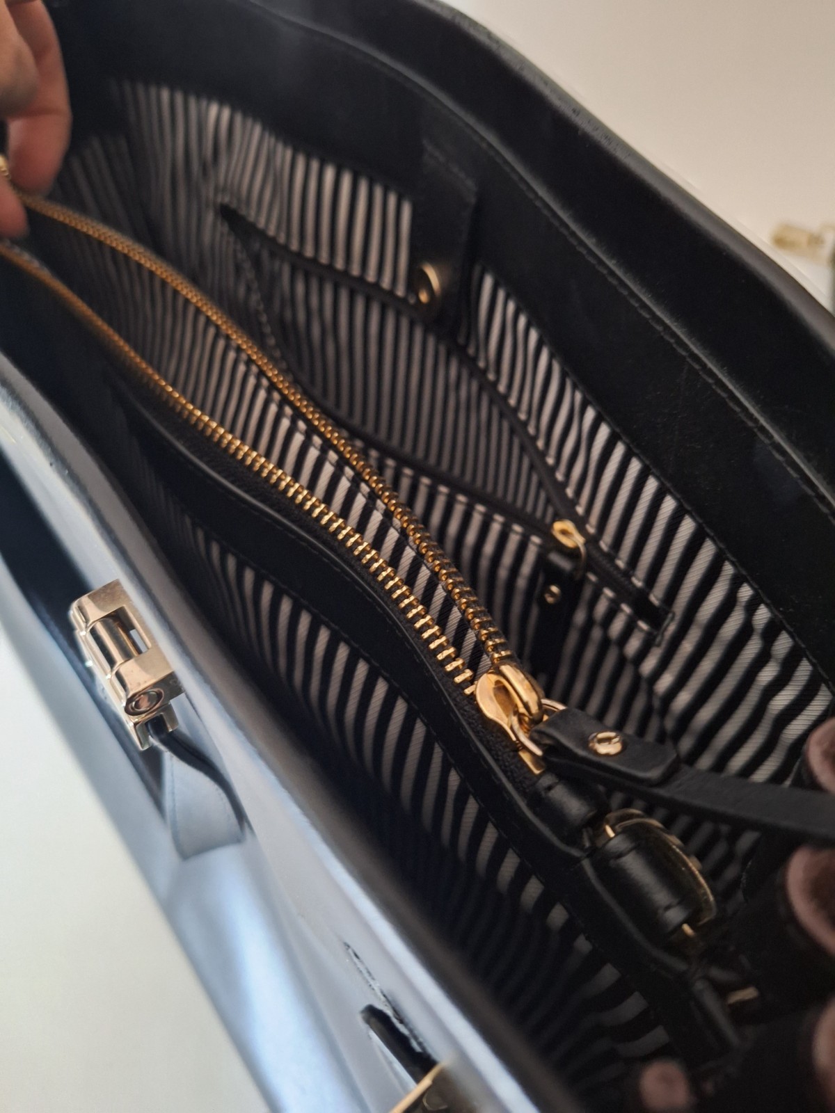 Kate Spade Large Black/Brown Leather and Suede Zip Satchel Handbag thumbnail 5