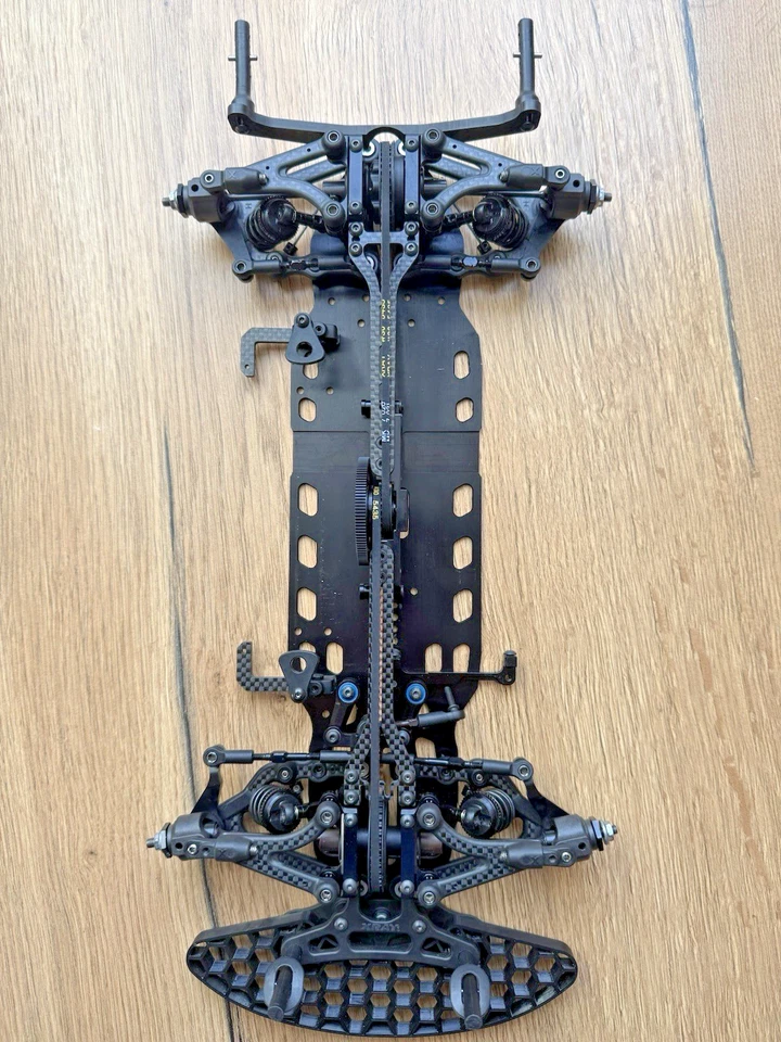 XRAY X4 2025 Alu Flex Version XR-300041 inkl. Zubehör - Bild 3 von 4