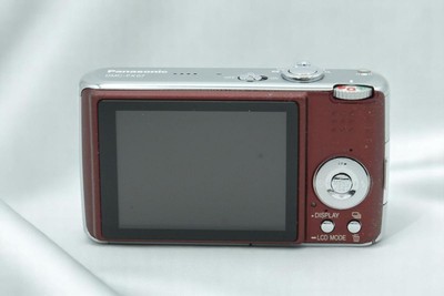 Excellent] Panasonic LUMIX DMC-FX07 7.2MP Red Compact Digital