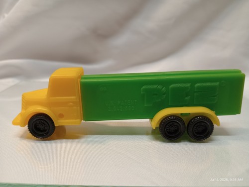 Pez 3.9 Series C Truck #16 Yellow Cab/Fenders Green Trailer Rolling Wheels