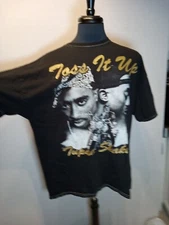 2022 2PAC Toss it Up Tupac Shakur Men's Short Sleeve Shirt L - READ