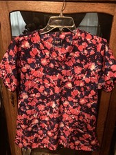 Womens sz Med Nurse  s uniform Top v Neck With Pockets