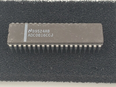 ADC0816CCN Bit Analog to Digital Converter Input SAR ADC 8 BIT ACCESS Ceramic 