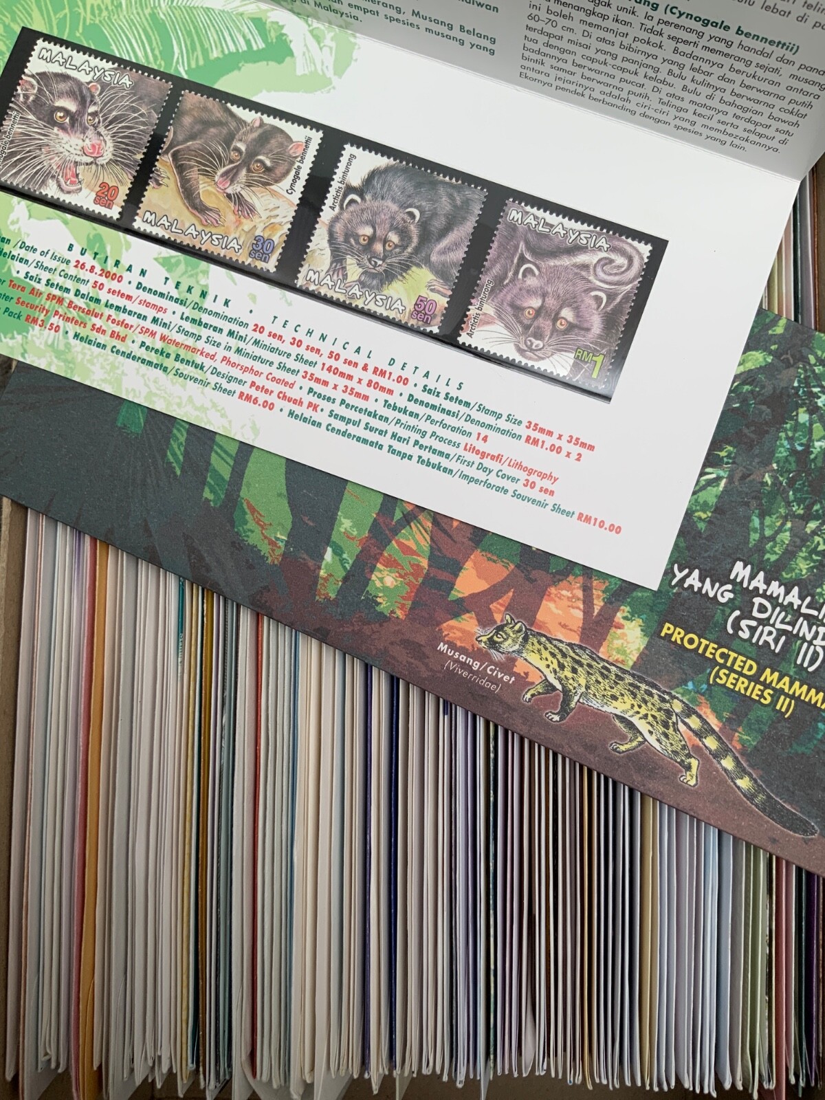Stamps Malaysia presentation packs from 1997-2000, 114 packs with the stamps