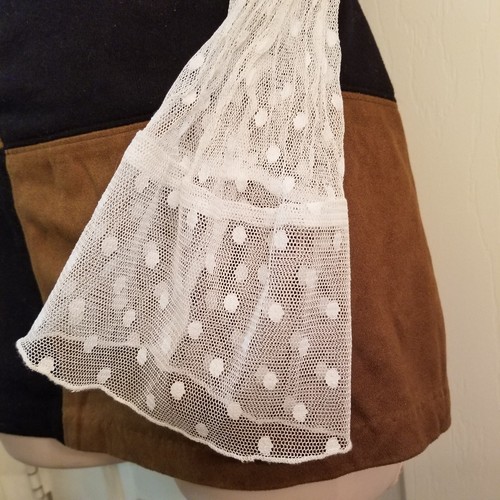 Conjunto de 3 artículos Blanco Elástico Encaje LS Top Negro Marrón Falda Cuadrada y Chaleco de Terciopelo Talla - Imagen 2 de 16