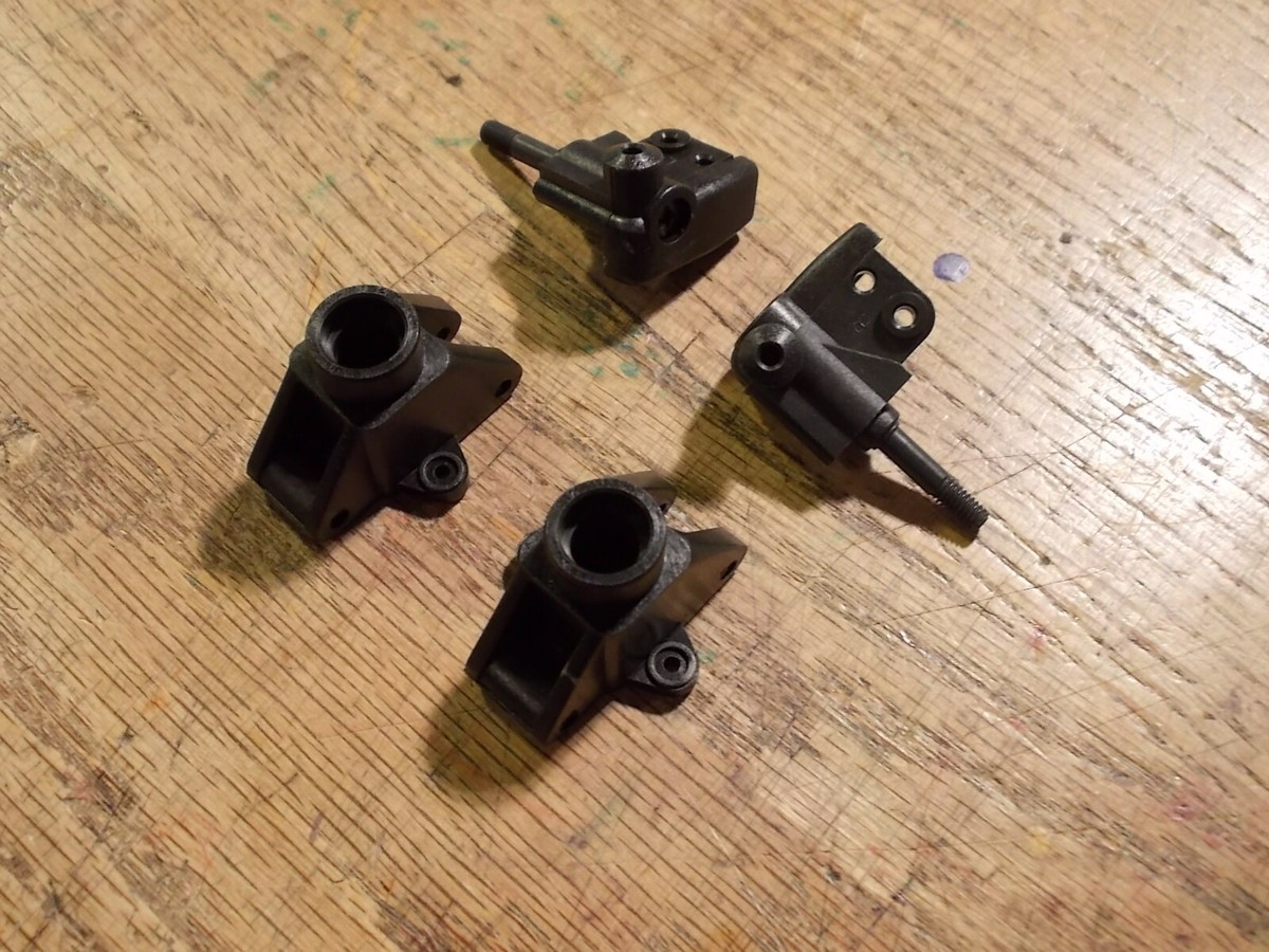 FX-12 Front & Rear Upright (Hub) Set - Kyosho 1:8 Scale F1 Series