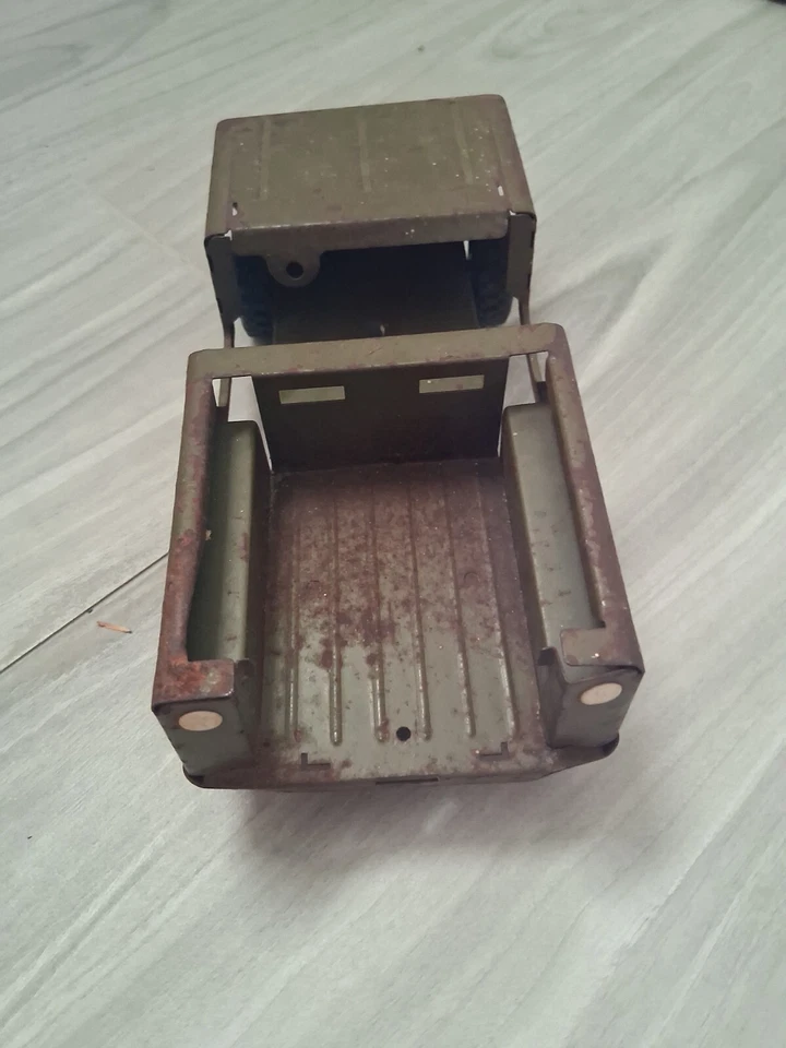 VINTAGE 1960s STRUCTO PRESSED STEEL INTERNATIONAL SCOUT ARMY JEEP 11” Incomplete - Image 3 of 4