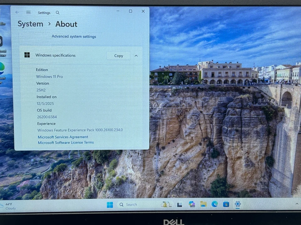 Laptop Dell Latitude 3580 15.6" i5-7200U 2.50GHz 4GB RAM 500GB HDD Win 11 Pro Foto 3 de 4