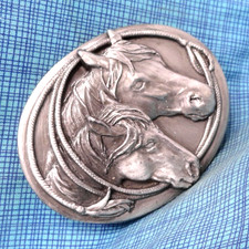 Western Horses  Lariat Belt Buckle Cowboy Cowgirl Wrangler Vtg Siskiyou .GMP305